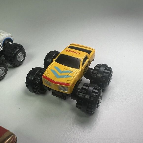 Micro Machines, Vintage 1987 Monster Trucks, Lot Of 5! Van Truck Car - Picture 6 of 9